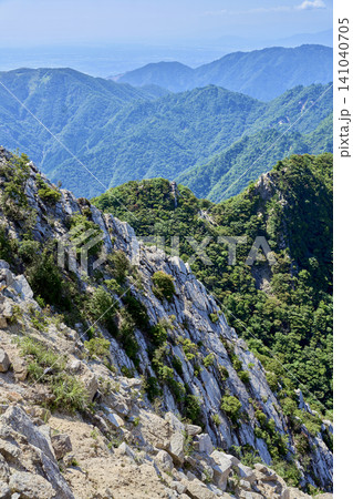 登山シーズンを迎えた鈴鹿のマッターホルン 鎌ヶ岳 登山シーズンを迎えた鈴鹿のマッターホルン 鎌ヶ岳 141040705