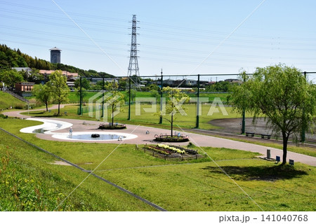 神奈川県横浜市 神奈川県立境川遊水地公園(俣野遊水地)の噴水広場と野球場 神奈川県横浜市 神奈川県立境川遊水地公園(俣野遊水地)の噴水広場と野球場 141040768