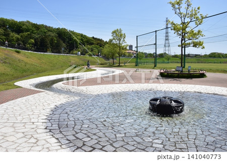 神奈川県横浜市 神奈川県立境川遊水地公園(俣野遊水地)の噴水広場と野球場 神奈川県横浜市 神奈川県立境川遊水地公園(俣野遊水地)の噴水広場と野球場 141040773