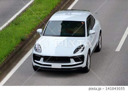ドイツ製のスポーツカー イメージ ドイツ製のスポーツカー イメージ 141043035