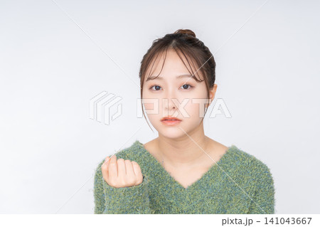 若い女性のビューティ 141043667