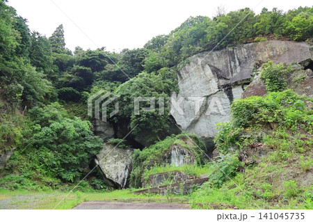 ◇温泉津(ゆのつ)「福光石石切り場」 / 島根県大田市温泉津町 ◇温泉津(ゆのつ)「福光石石切り場」 / 島根県大田市温泉津町 141045735