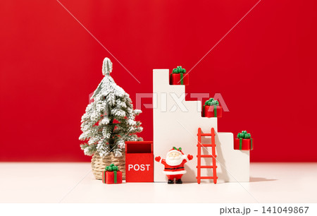 Styled Christmas miniature scene Styled Christmas miniature scene 141049867