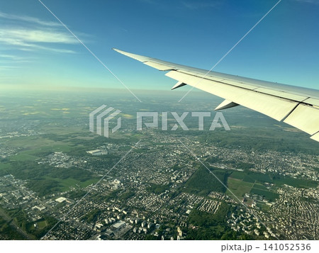 機内から地上の風景 機内から地上の風景 141052536