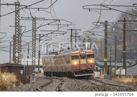 有間川を走るえちごトキめき鉄道の観光急行 有間川を走るえちごトキめき鉄道の観光急行 141055704