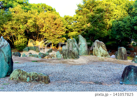 【香川】夏の志度 志度寺の曲水式庭園 【香川】夏の志度 志度寺の曲水式庭園 141057825