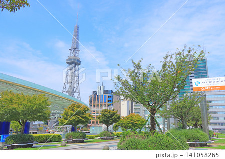 愛知県名古屋市、名古屋テレビ塔と水の宇宙船の風景 141058265