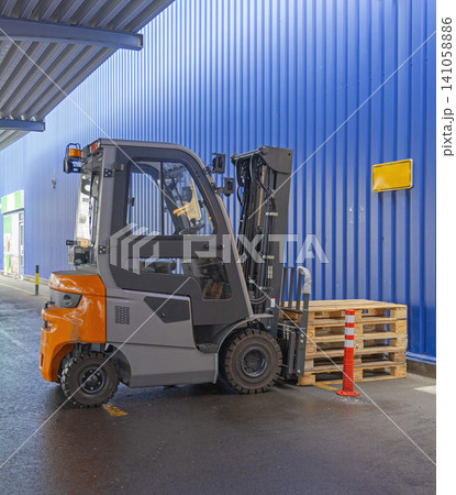Forklift Truck With Cabin Forklift Truck With Cabin 141058886