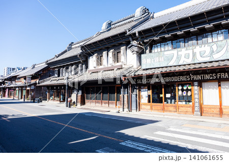 【小江戸川越】早朝のレトロな蔵造りの町並み 【小江戸川越】早朝のレトロな蔵造りの町並み 141061655
