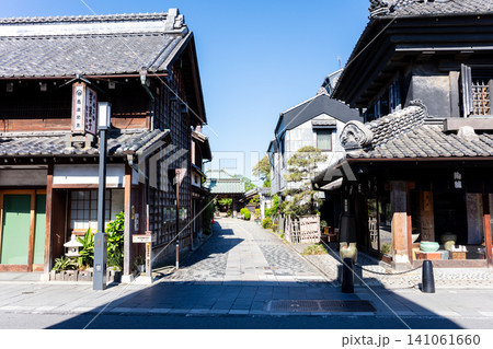 【小江戸川越】早朝のレトロな蔵造りの町並み 【小江戸川越】早朝のレトロな蔵造りの町並み 141061660