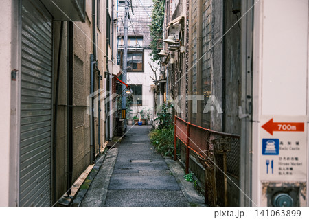 【#裏路地】静かな日本の裏路地風景 141063899