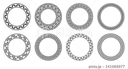 Round Greek key pattern with Roman meander ornament. Circular vector frame border in traditional retro European geometric design isolated on white background 141068977