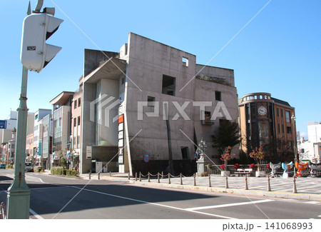 松本市の千歳橋から時計博物館方面の街並み 松本市の千歳橋から時計博物館方面の街並み 141068993