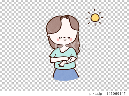 日焼けを防ぐために腕に日焼け止めを塗る女性(紫外線対策) 日焼けを防ぐために腕に日焼け止めを塗る女性(紫外線対策) 141069145