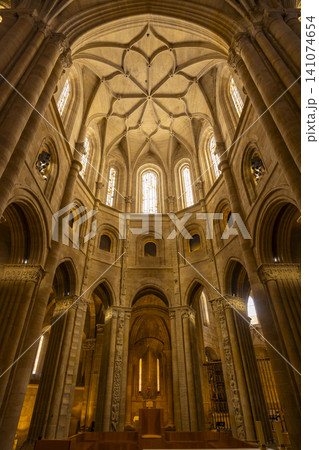 Santo Domingo de la Calzada Cathedral interior featuring impressive vaulted ceilings Santo Domingo de la Calzada Cathedral interior featuring impressive vaulted ceilings 141074654