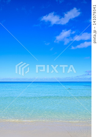 宮古島にある砂山ビーチのとても美しい風景 宮古島にある砂山ビーチのとても美しい風景 141079341