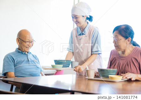 仕出し弁当 仕出し弁当 141081774