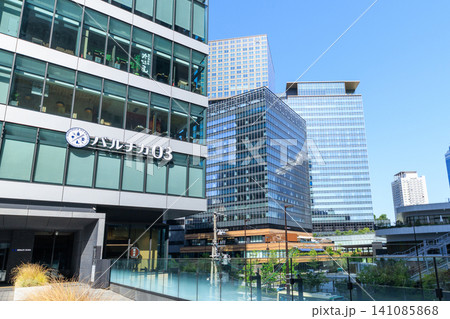 大阪駅西口周辺のビル群 (大阪府大阪市北区梅田) 大阪駅西口周辺のビル群 (大阪府大阪市北区梅田) 141085868