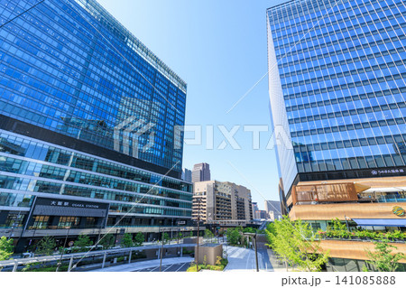 大阪駅西口周辺のビル群 (大阪府大阪市北区梅田) 大阪駅西口周辺のビル群 (大阪府大阪市北区梅田) 141085888