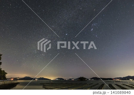 瀬戸内の秋の星景 オリオン座 瀬戸内の秋の星景 オリオン座 141089840