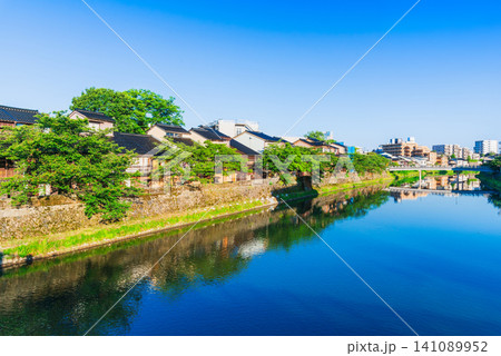 春の金沢 主計町茶屋街と浅野川 朝景 春の金沢 主計町茶屋街と浅野川 朝景 141089952
