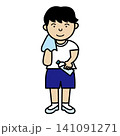 汗を拭いている笑顔の男の子 141091271
