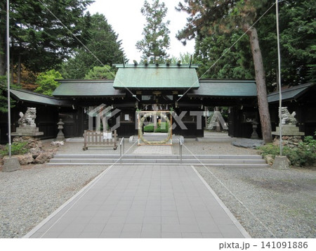 琴似神社の神門と狛犬！北海道札幌市西区 141091886