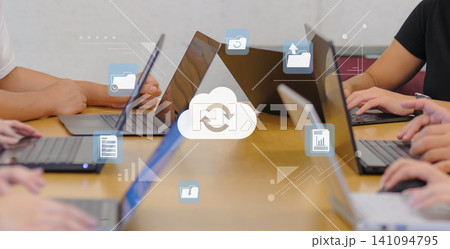 ビジネスシーン、DX、IT、クラウド、社内文書管理、デジタルワークフロー ビジネスシーン、DX、IT、クラウド、社内文書管理、デジタルワークフロー 141094795