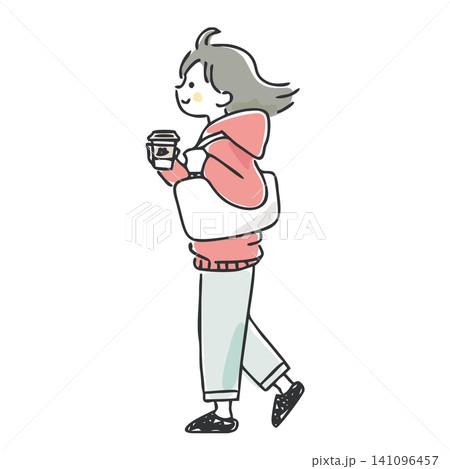 飲み物を飲みながら歩く女性 飲み物を飲みながら歩く女性 141096457