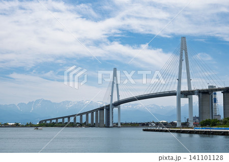 新湊大橋と立山連峰・海王丸パーク・2026年6月 新湊大橋と立山連峰・海王丸パーク・2026年6月 141101128