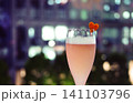 おしゃれなバーでデート 141103796
