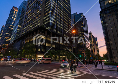 東京大手町オフィス街の夜景 東京大手町オフィス街の夜景 141104349