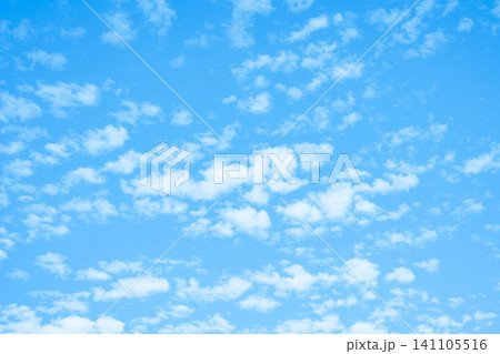 青空と白い雲 141105516