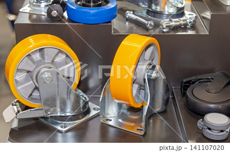 Heavy Duty Swivel Wheels 141107020