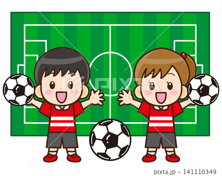 サッカーボールとグラウンドと子供のイラスト素材 141110349