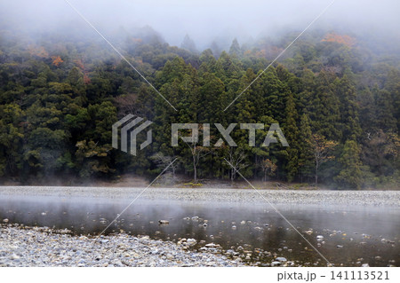 気嵐に包まれた熊野本宮大斎原の河原 気嵐に包まれた熊野本宮大斎原の河原 141113521