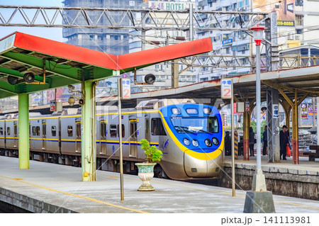 2015年の台湾の街並み 中壢駅 2015年の台湾の街並み 中壢駅 141113981