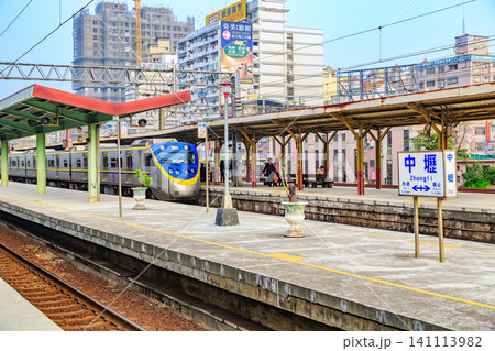 2015年の台湾の街並み 中壢駅 2015年の台湾の街並み 中壢駅 141113982