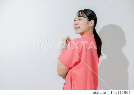 医療福祉関係で働く看護師 医療福祉関係で働く看護師 141115967