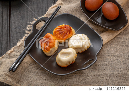 shanghai Sheng Jian Bao, Pan-Fried Pork Buns with Crispy Bottom shanghai Sheng Jian Bao, Pan-Fried Pork Buns with Crispy Bottom 141116223