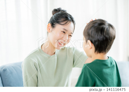 仲良しな親子 仲良しな親子 141116475