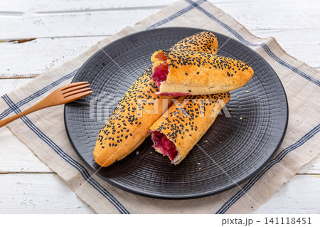 chinese Hollow Sesame Bread Traditional Baked Flatbread chinese Hollow Sesame Bread Traditional Baked Flatbread 141118451