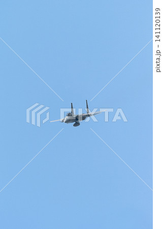 正対する航空自衛隊F-15Jイーグル 141120139