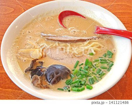 豚骨白湯みそラーメン とんこつ白湯みそラーメン 豚骨白湯みそラーメン とんこつ白湯みそラーメン 141121486