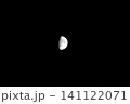 夜空に浮かぶ月 141122071