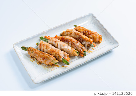 いんげんと人参の豚肉巻き 彩り豊かな野菜の肉巻きおかず いんげんと人参の豚肉巻き 彩り豊かな野菜の肉巻きおかず 141123526