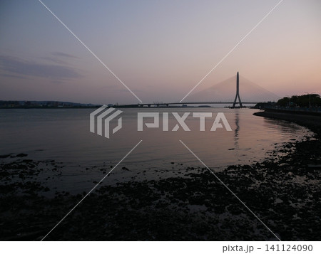 夕日 夕焼け 夕暮れ 141124090