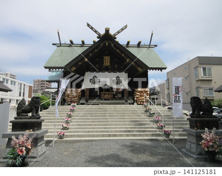 札幌諏訪神社の拝殿と狛犬！北海道札幌市東区 141125181