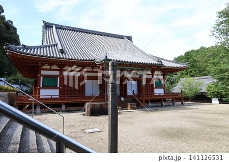 大阪府河内長野市にある金剛寺の境内風景 大阪府河内長野市にある金剛寺の境内風景 141126531