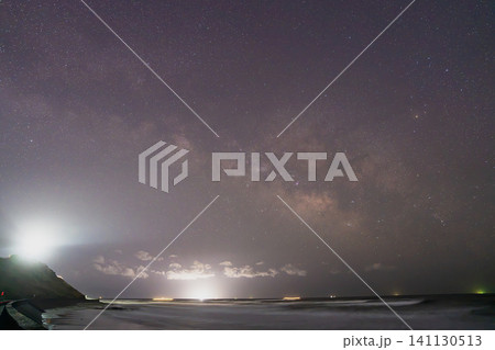 御前崎市の灯台周辺から見る星空(静岡県) 御前崎市の灯台周辺から見る星空(静岡県) 141130513